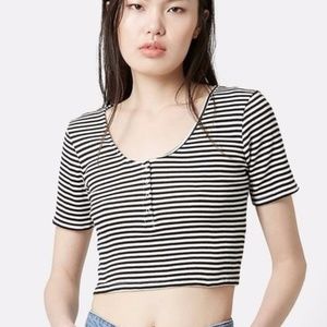 Topshop Crop Top Black & White Stripes Short Sleeve w 4 Snap Buttons 14" Long